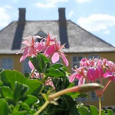Schloss Diepenbrock 호텔 *